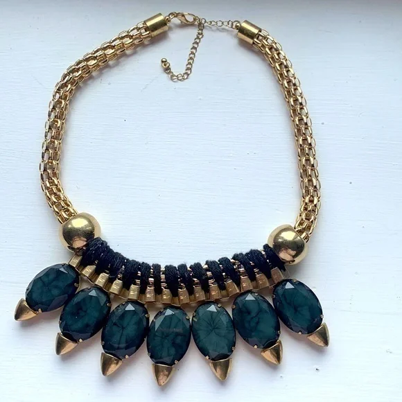 Chunky necklace gold and black - Picture 1 of 1